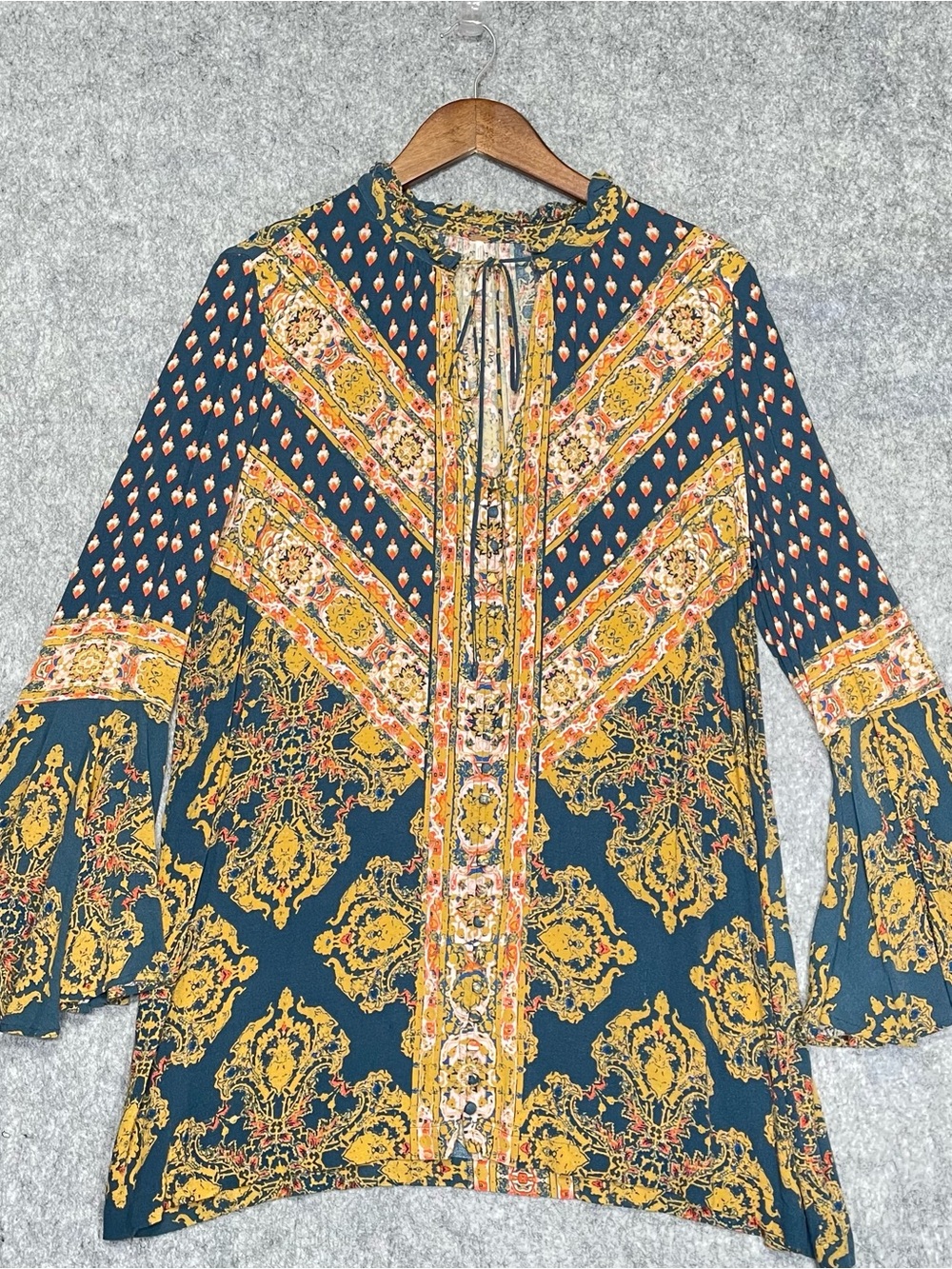 Free People Bell Sleeve Magic Mystery Tunic Size Large Button Up